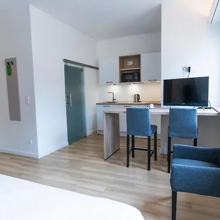 Logis Acacia Hotel 3*