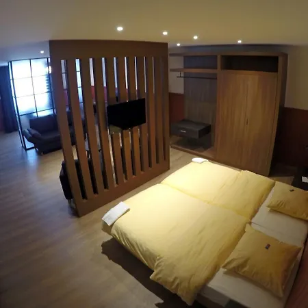 Logis Acacia Hotel 3*