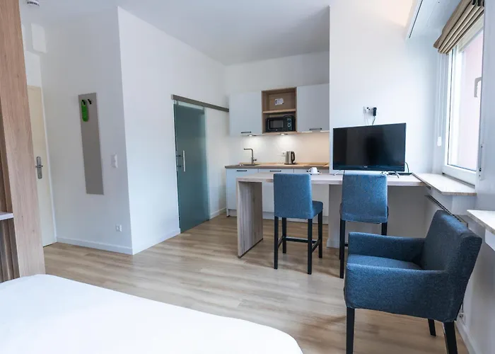 Logis Acacia Hotel 3*