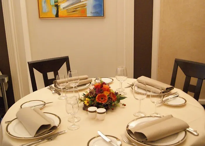 Logis Acacia Hotel 3*