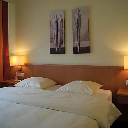 Logis Acacia 3*