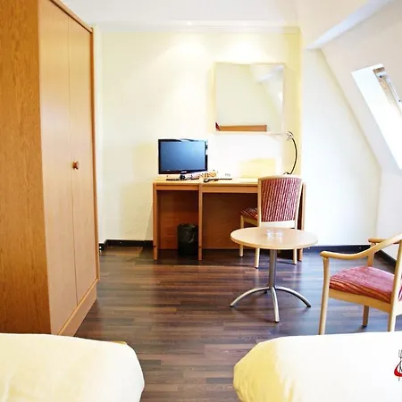 Hotel Logis Acacia 3*