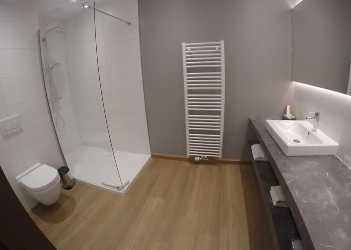 Logis Acacia Hotel 3*