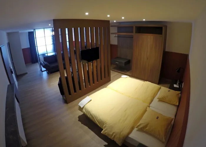 Logis Acacia Hotel 3*